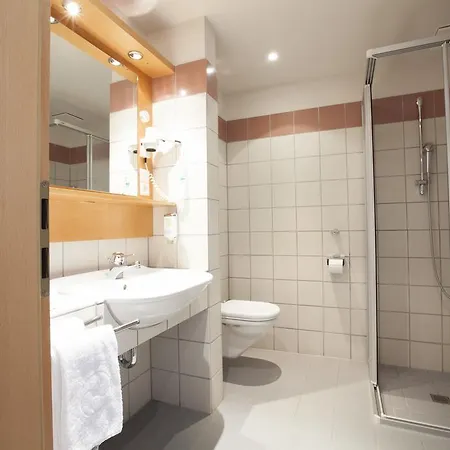 Golfhotel Fahrenbach 호텔 트로스타우